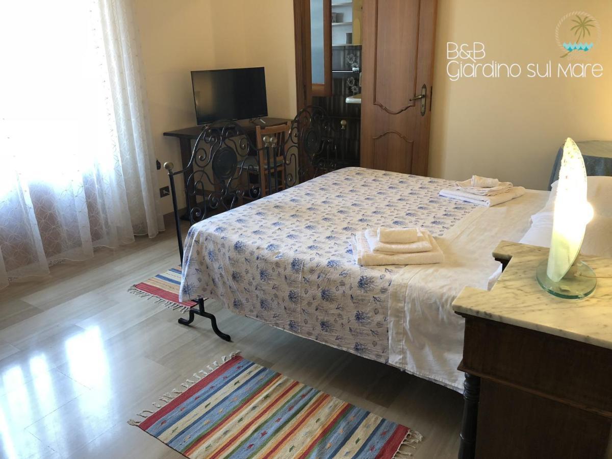 Giardino Sul Mare Bed and Breakfast Patti Buitenkant foto
